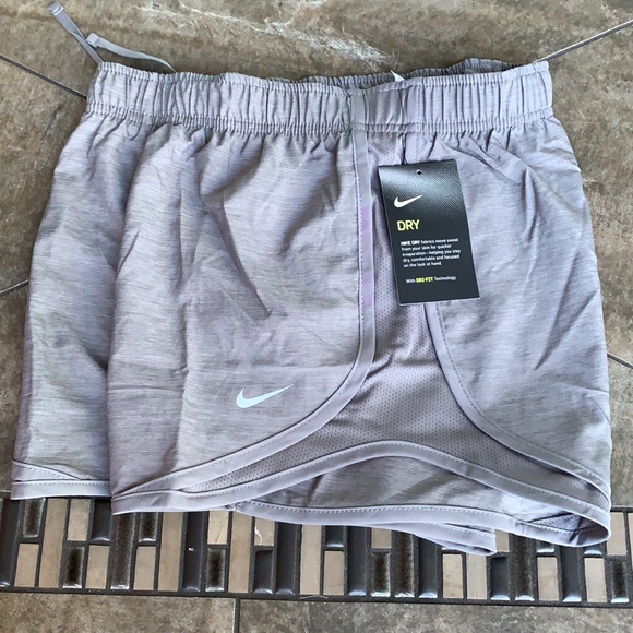 NIKE WMNS RUNNING SHORTS - Picture 9 of 16